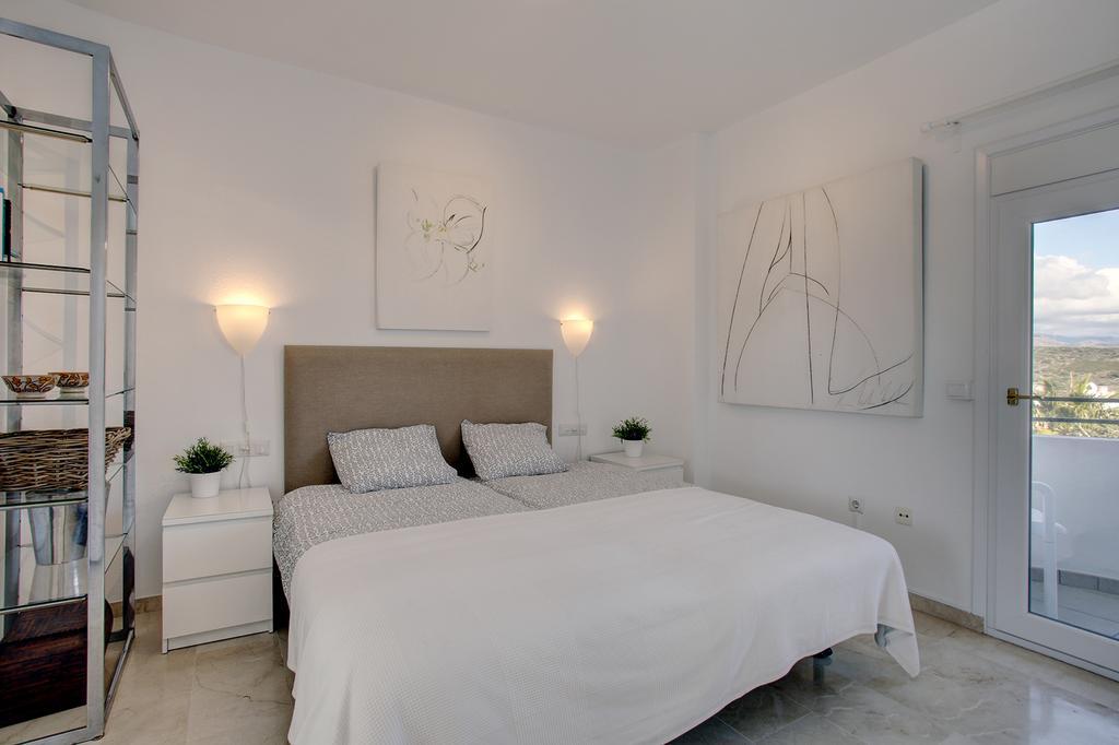 Sunny Golf Apartment Estepona Eksteriør bilde